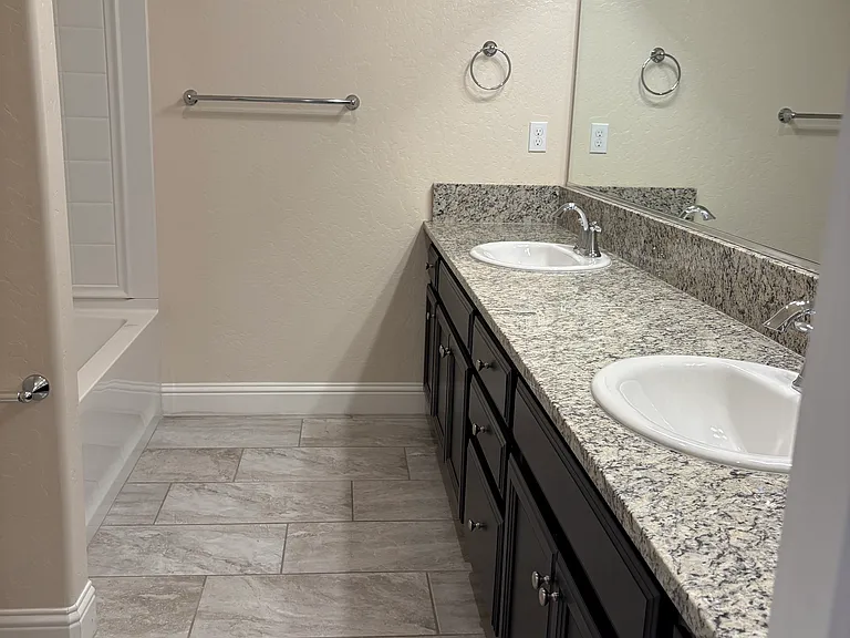 2214 N Hall Ct — Photo 17