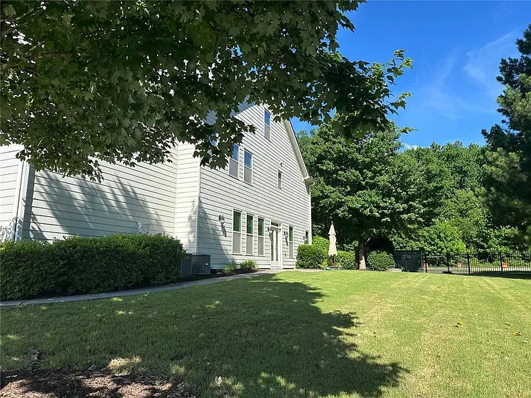 7490 Flintlock Way — Photo 25