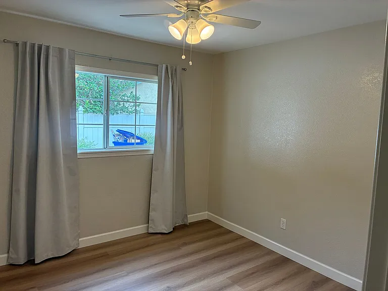 13927 Woodland Dr — Photo 33