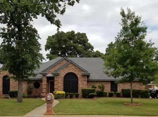1125 Oak Valley Rd, Burleson, TX 76028