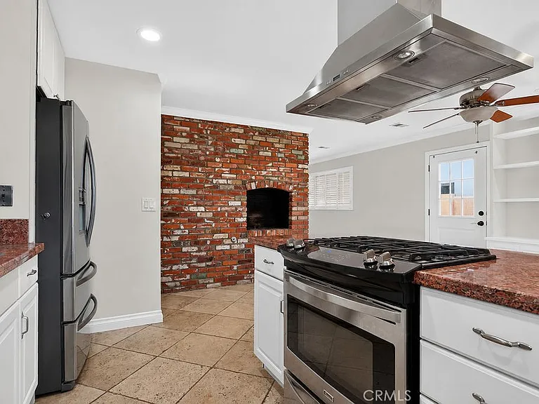 2310 E Monroe Ave — Photo 13