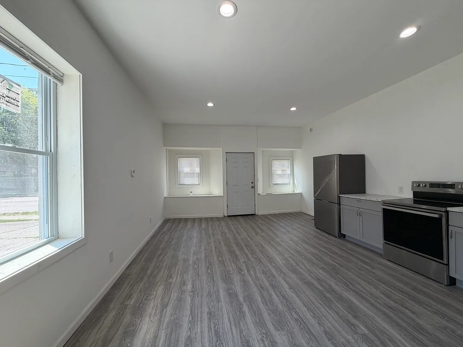 1 bed, $1,000 — Photo 2