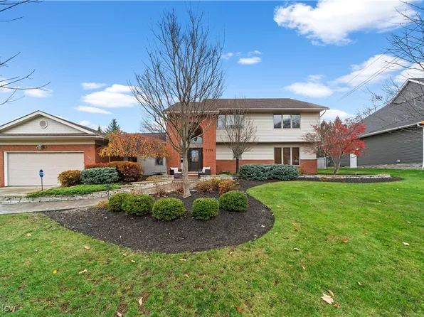 2255 Halcyon Rd, Beachwood, OH 44122