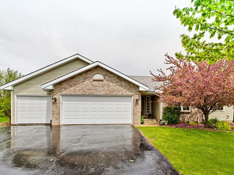 1st image of 206 White Oak Dr