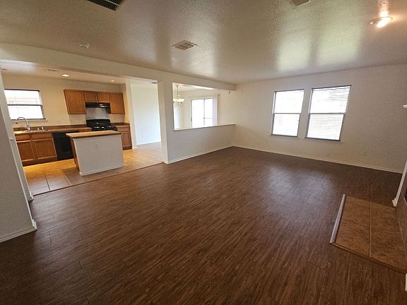 4th image of 1613 Timber Glen Dr