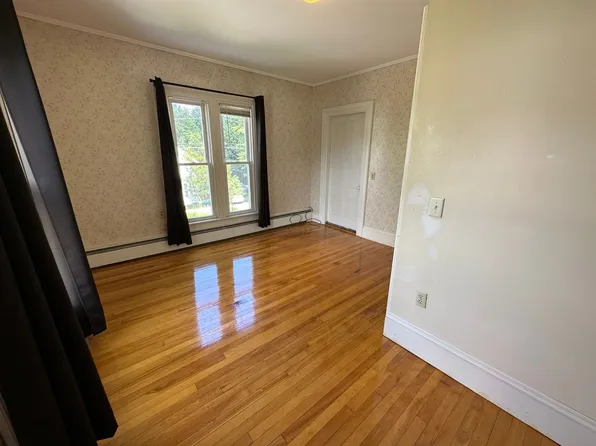 73 Mount Pleasant Ave, Skowhegan, ME 04976