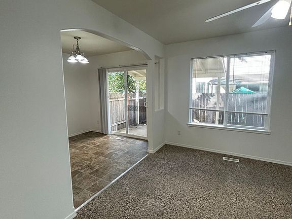 4th image of 1815 SW Easy St