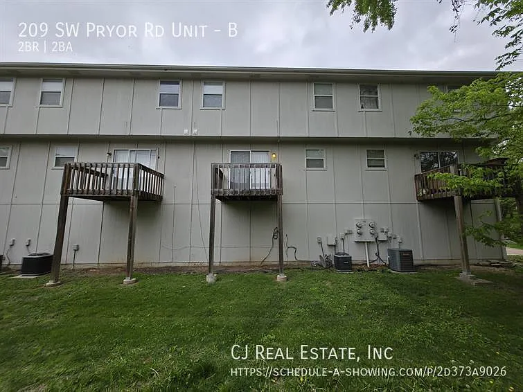 209 SW Pryor Rd #B — Photo 11