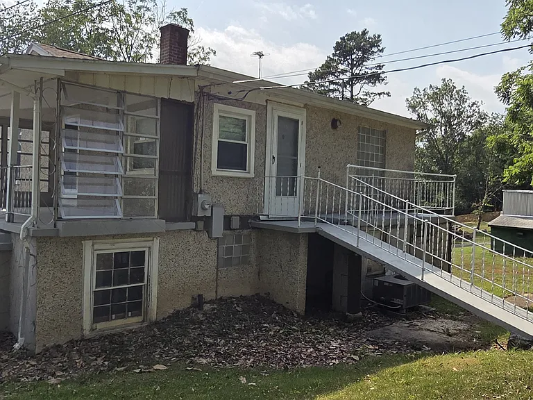 2825 Borden Grant Trl — Photo 4
