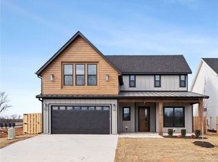 6114 S 40th Pl, Rogers, AR 72745