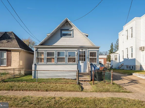 318 Seneca St, Essington, PA 19029