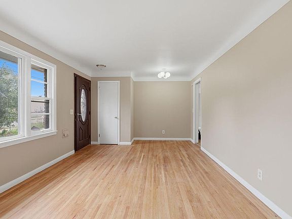 4th image of 961 37th Ave NE