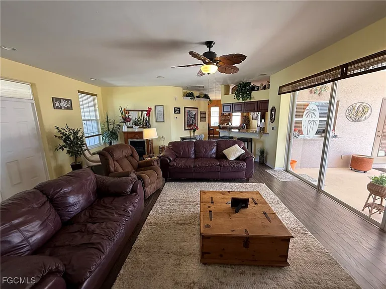 3619 SW 6th Ave — Photo 5