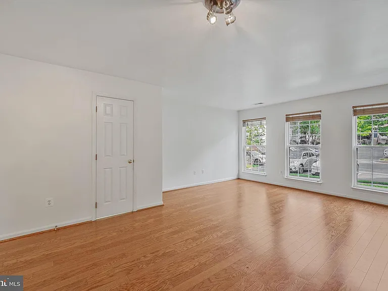 14844 Edman Cir — Photo 9