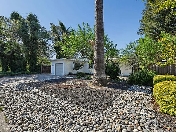 4th image of 2378 Hernando Rd