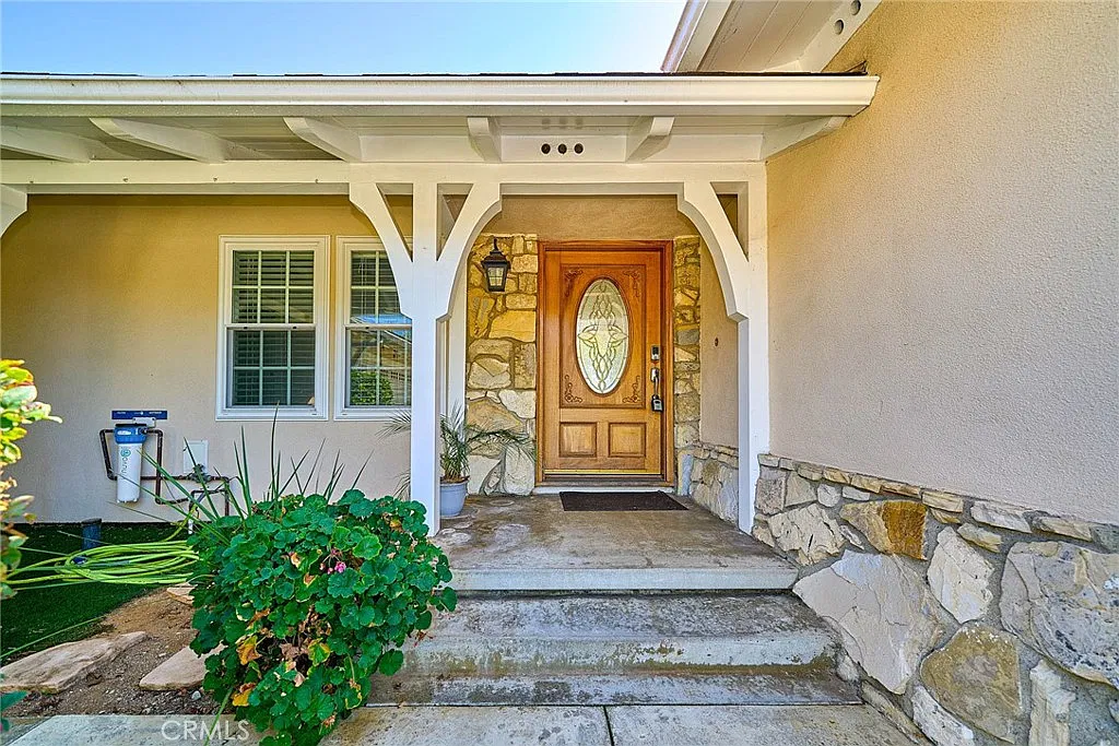 3 bed, 2.5 bath, 2964 sqft, $6,500 — Photo 2