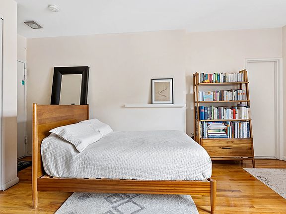 5th image of 160 E 91st St APT 8-O