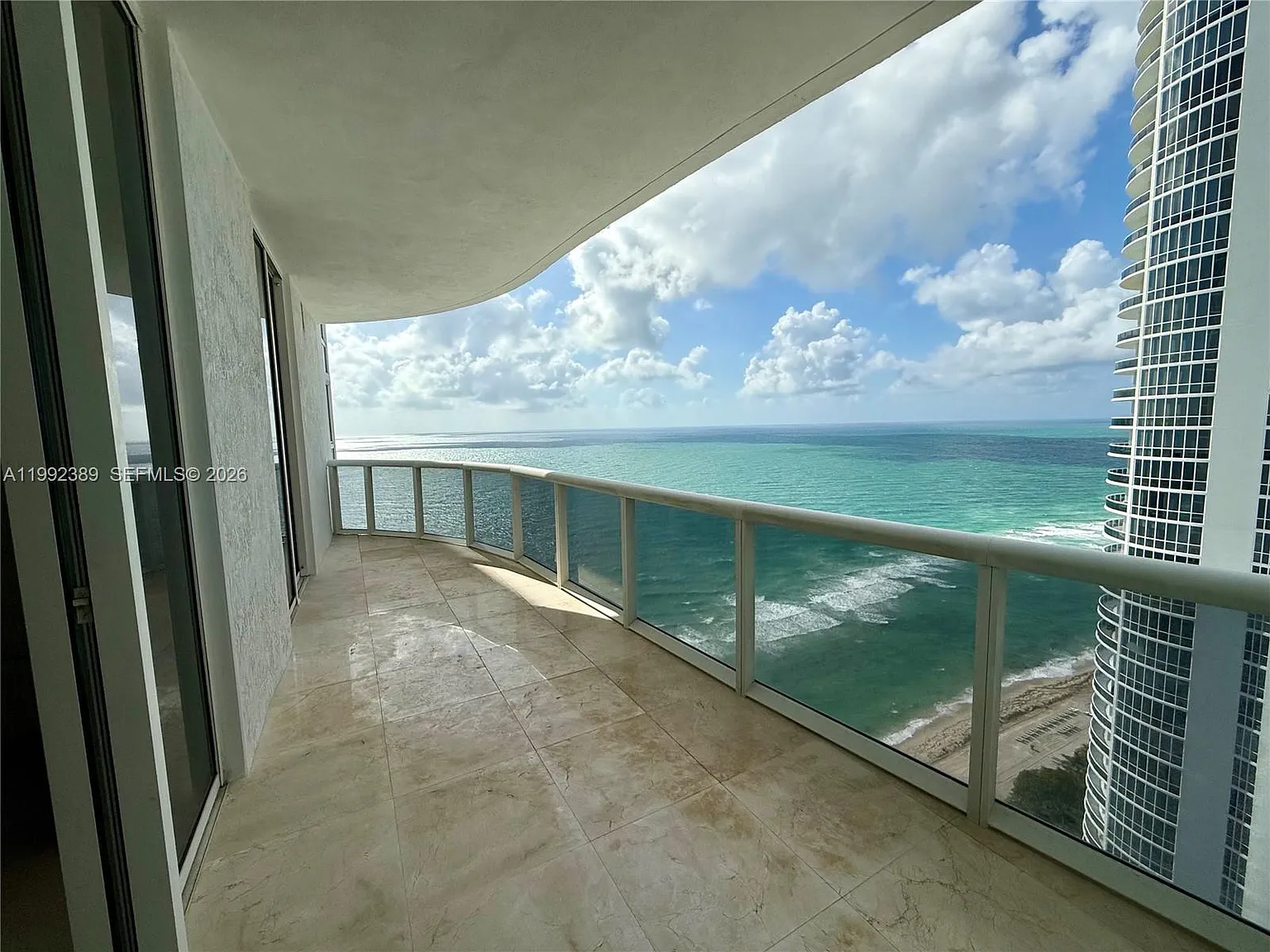 Tdr Tower Ii Condo — Photo 4