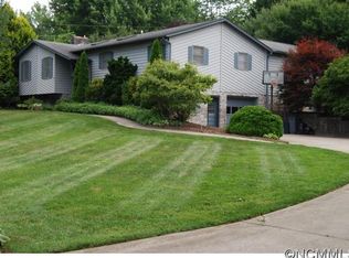 650 Buckeye Cove Rd, Swannanoa, NC 28778