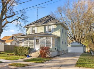 549 Center Ave, Sycamore, IL 60178