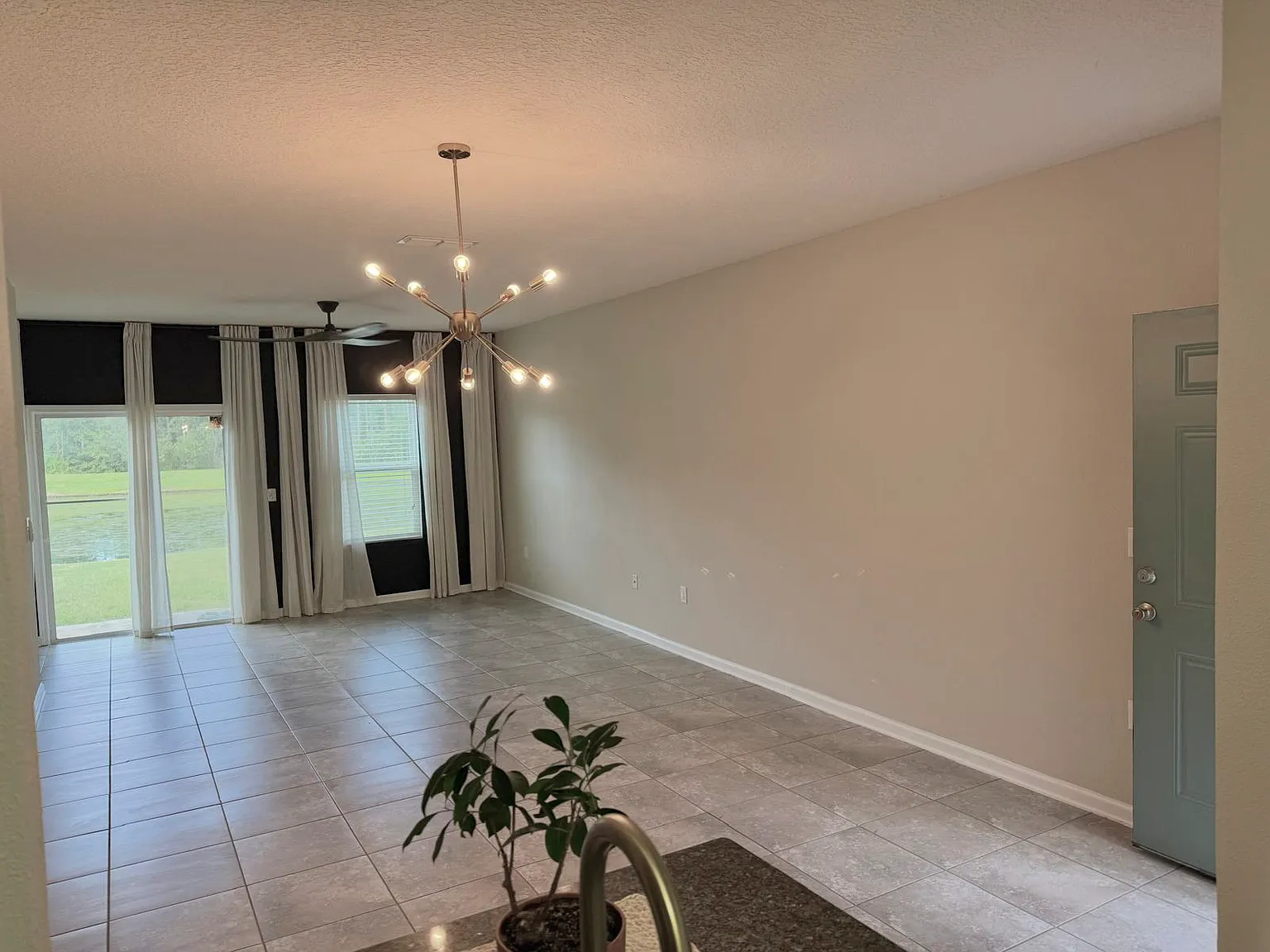 3 bed, 1502 sqft, $2,200 — Photo 2