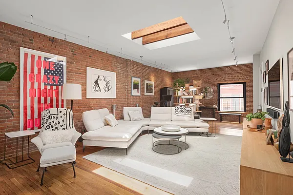 Rented by Douglas Elliman | media 22