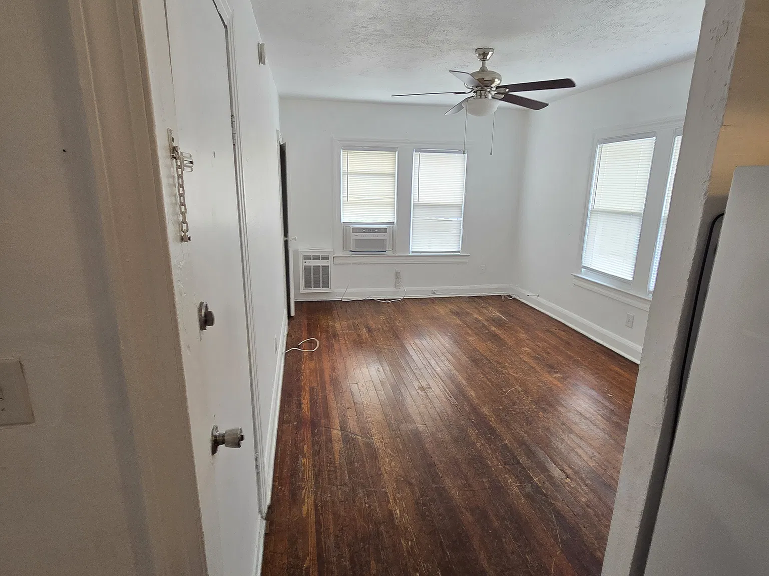 1 bed, 500 sqft, $1,500 — Photo 4