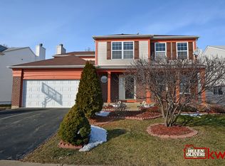 12 W Tall Oak Dr, Hainesville, IL 60073