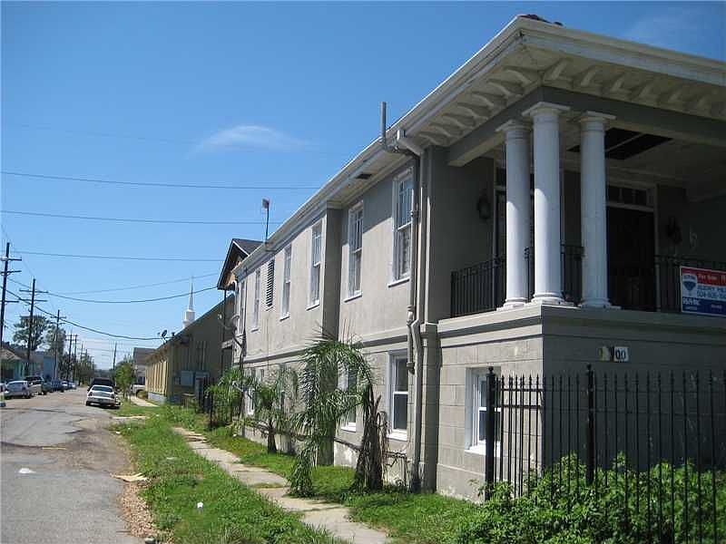 2nd image of 2300 Franklin Ave
