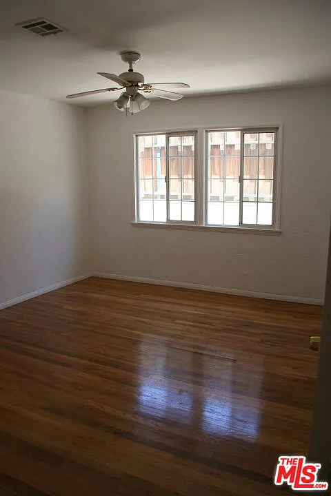 3 bed, 2.0 bath, 1961 sqft, $5,200 — Photo 2