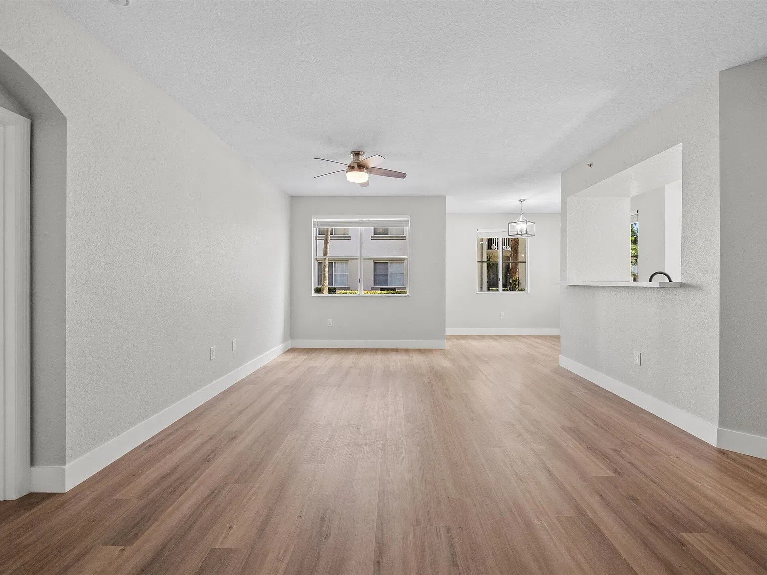 2 bed, 2.0 bath, 1309 sqft, $2,950 — Photo 4