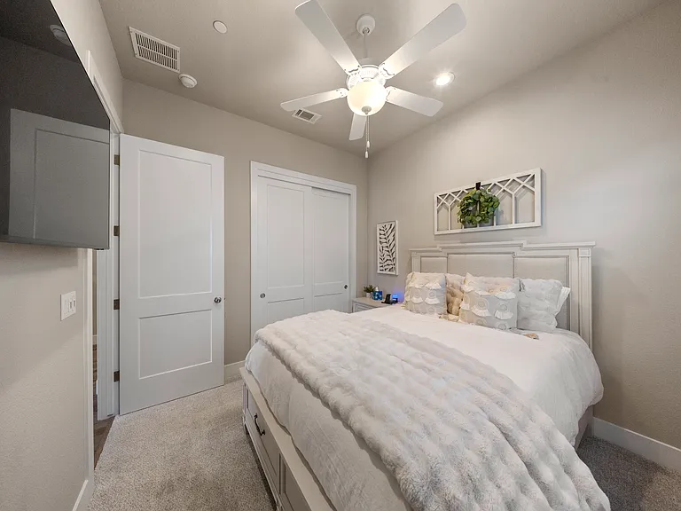 2522 Amur Ave — Photo 11