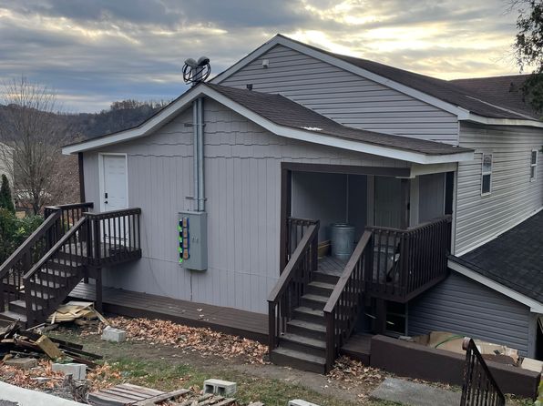 1348 Marshall St S #4