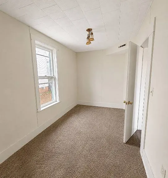 734 Jackson St — Photo 5
