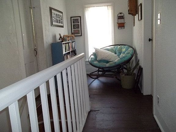 5th image of 608 Evergreen St