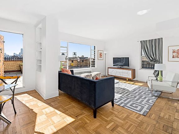2nd image of 302 W 86th St