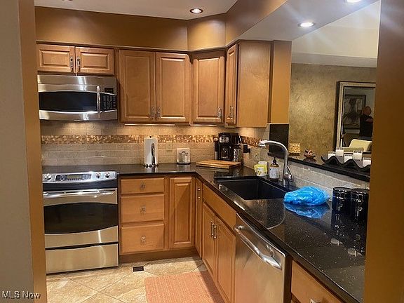 3rd image of 7484 Mill Race Ln