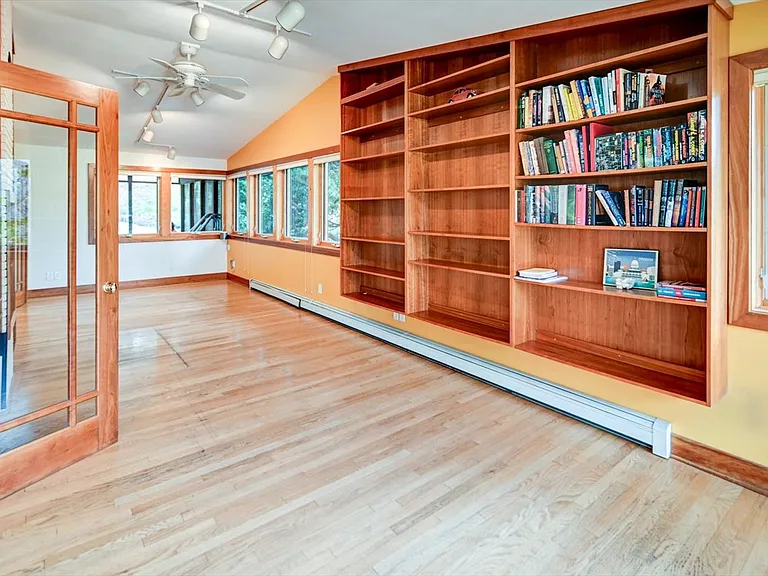4746 Lafayette Dr — Photo 21