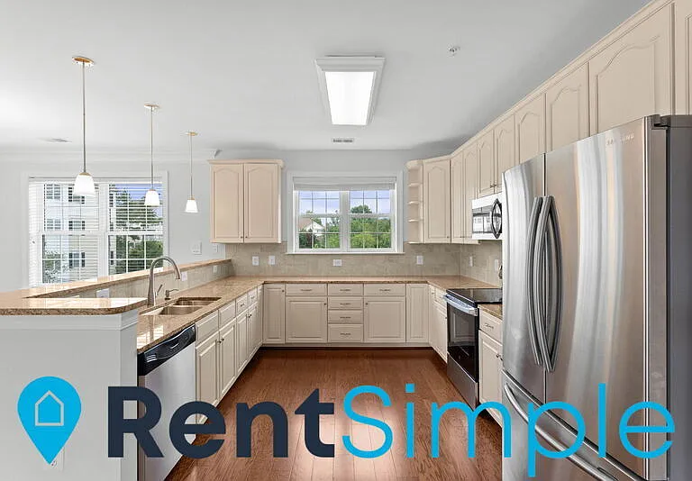 15221 Royal Crest Dr #201 — Photo 27