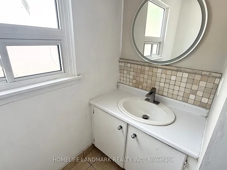 81 United Sq #MAIN FLOOR — Photo 16