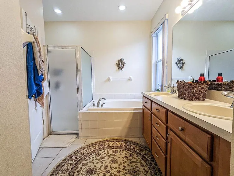 5909 Plummer Slade Ct — Photo 6