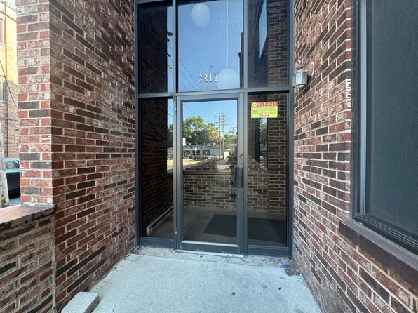 3217 W Bryn Mawr Ave APT 201, Chicago, IL 60659