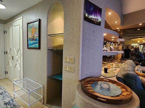5th image of 425 South St APT 3302