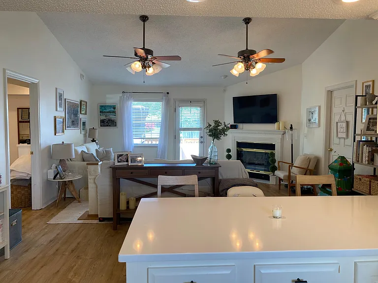 4405 Kings Lake Ct — Photo 3