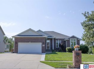9001 Silver Oak Rd, Lincoln, NE 68526