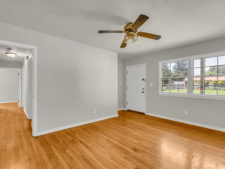 706 Cypress St — Photo 2