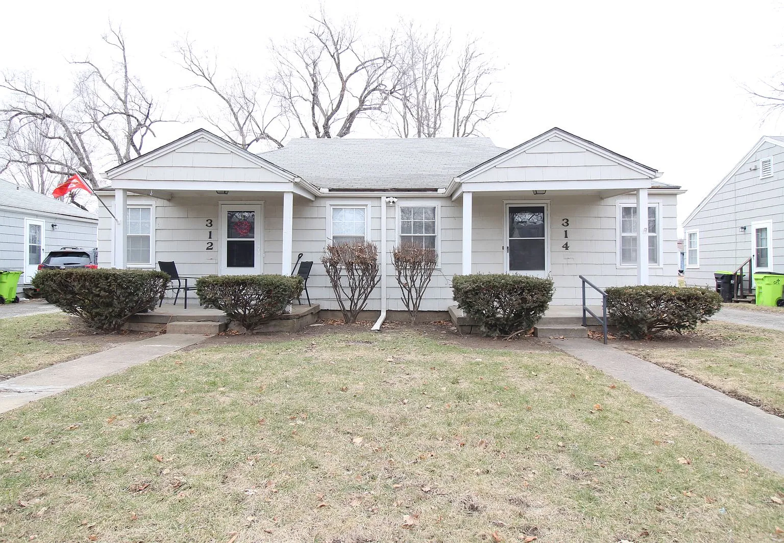 One Bedroom Duplex in North Kansas City — Photo 1