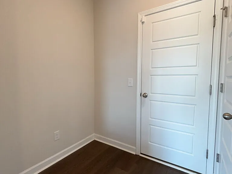 445 Navona Dr — Photo 15