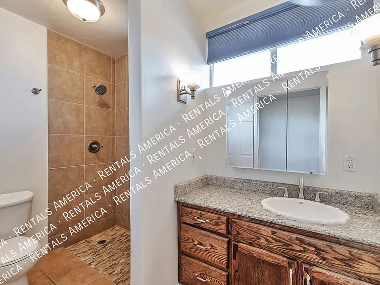 2250 E La Mirada St — Photo 26