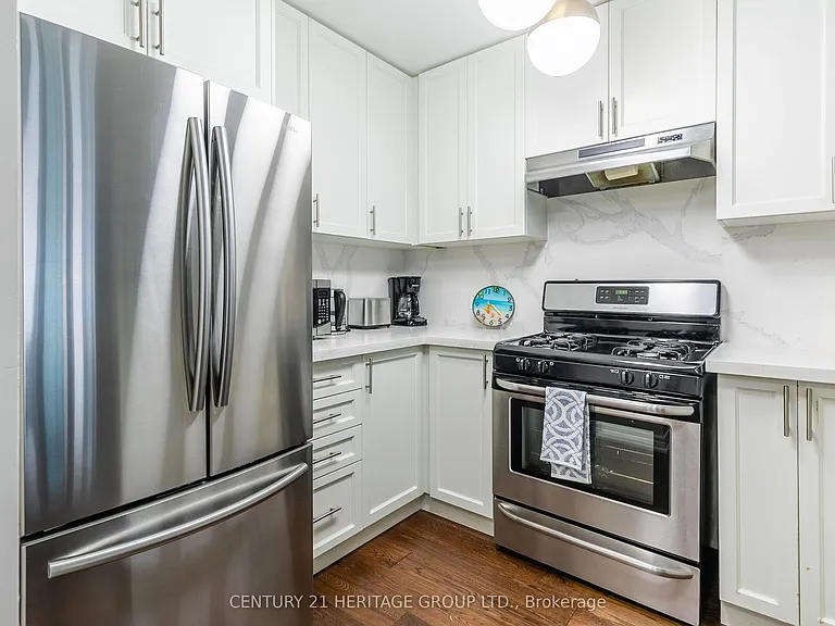 38 Southshore Cres — Photo 14